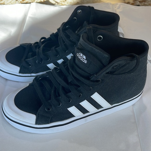 Adidas size 8 black/white - Picture 3 of 9